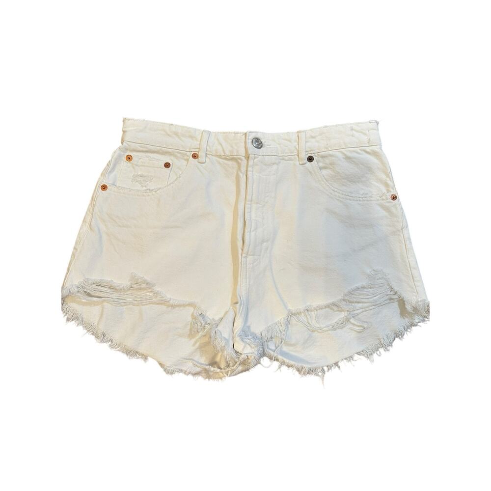 Women’s Zara denim shorts. Size 10. Excellent condition!